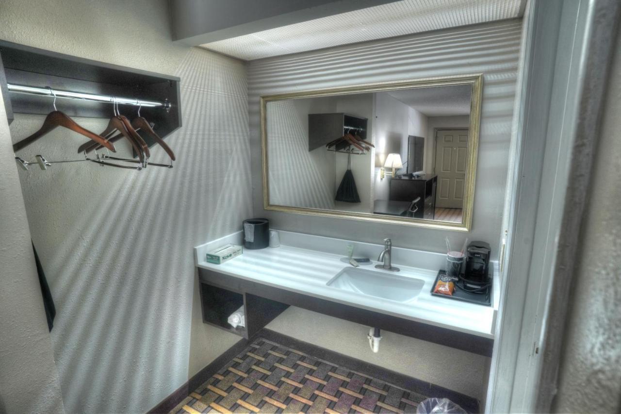 Amerivu Inn & Suites - Helen - Downtown 外观 照片