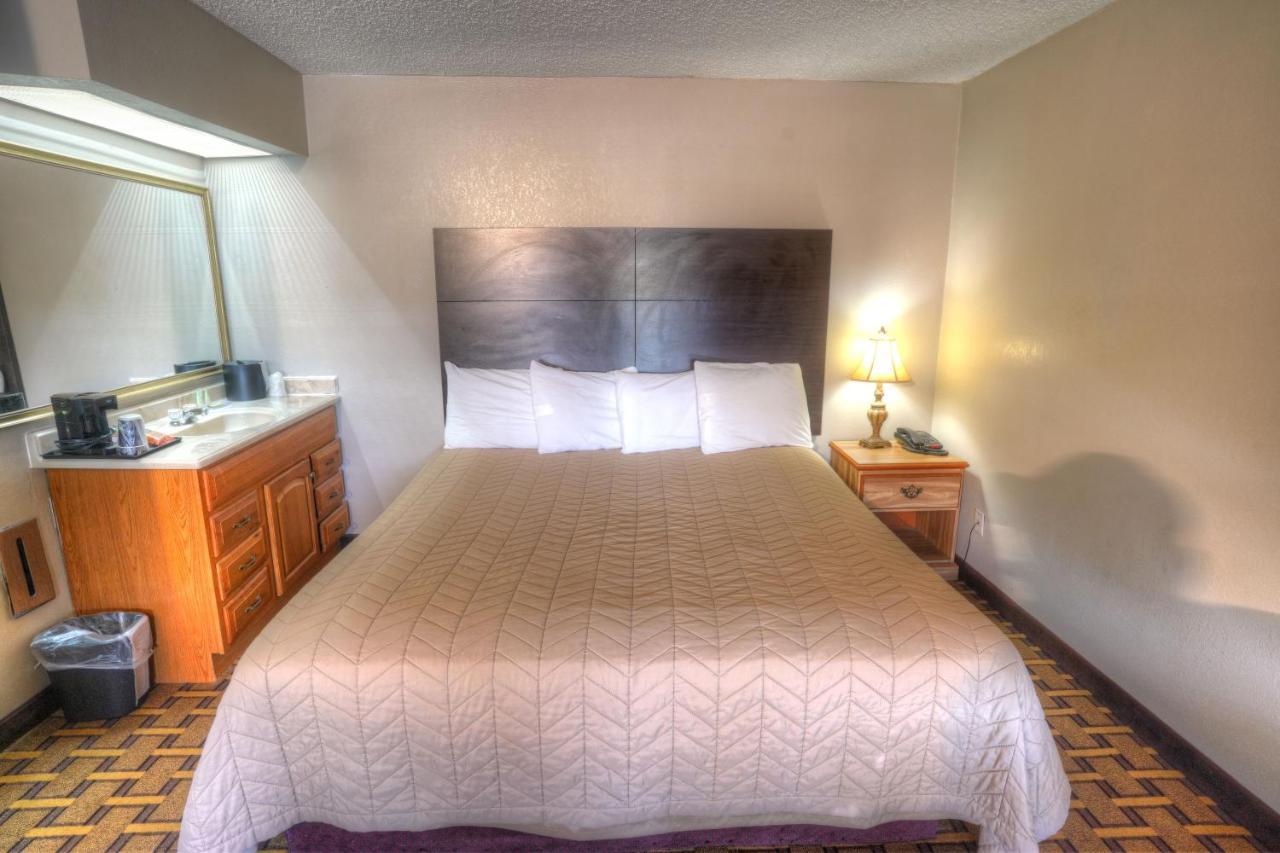 Amerivu Inn & Suites - Helen - Downtown 外观 照片