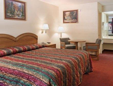 Amerivu Inn & Suites - Helen - Downtown 客房 照片